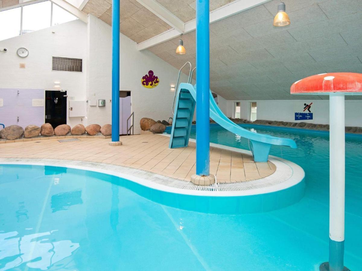6 Person Holiday Home On A Holiday Park In Hemmet Екстериор снимка