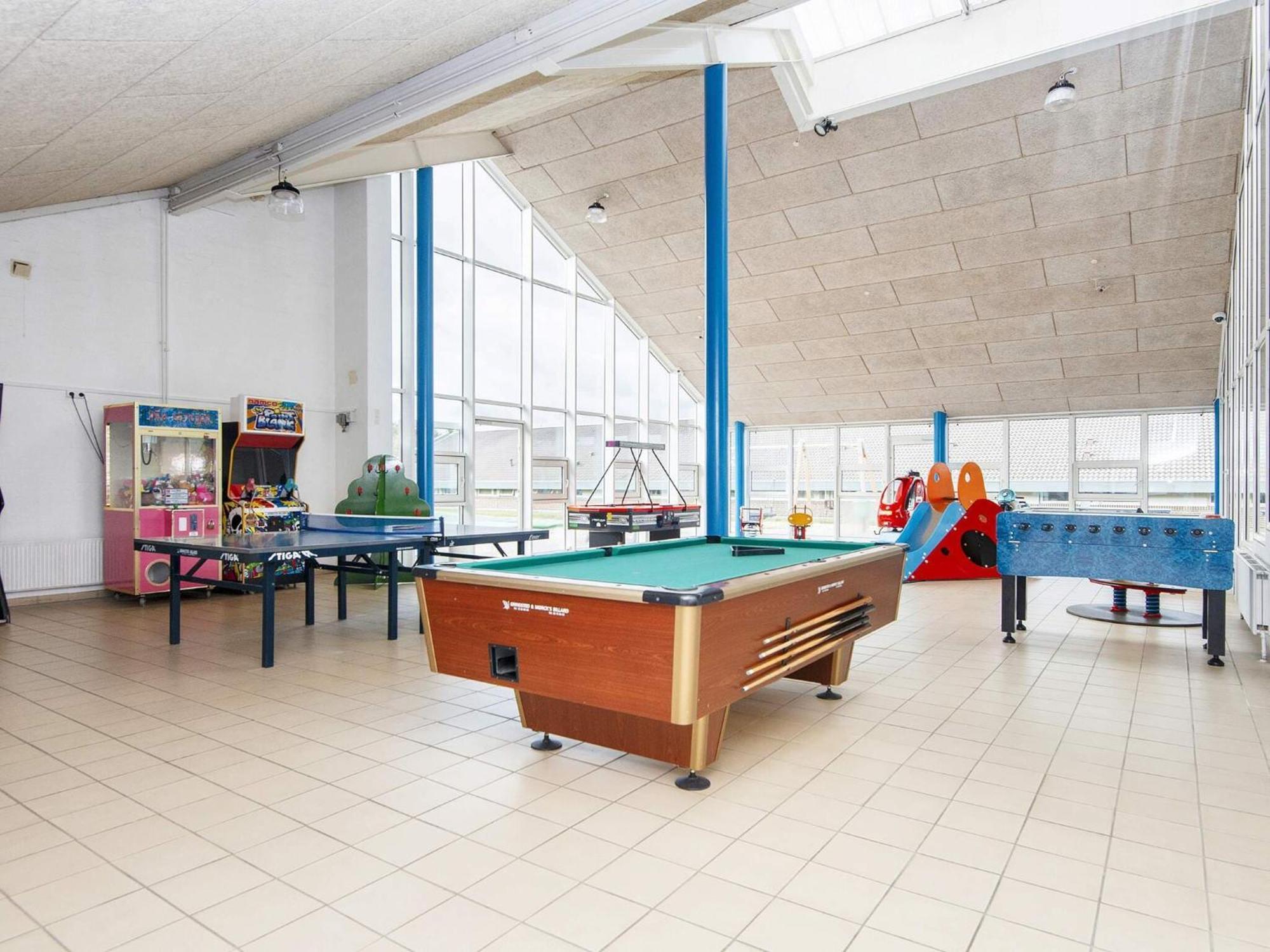 6 Person Holiday Home On A Holiday Park In Hemmet Екстериор снимка